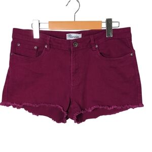 Blue Crush  Mid Rise Burgundy Denim Frayed Hem Shorts‎ Size 11